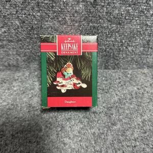 HALLMARK KEEPSAKE ORNAMENT ~ DAUGHTER ~ SQUIRREL ON A PINK AIRPLANE ~ 1992 *EUC